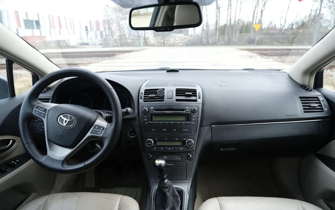 Toyota Avensis cena 13530 przebieg: 241493, rok produkcji 2011 z Janikowo małe 37